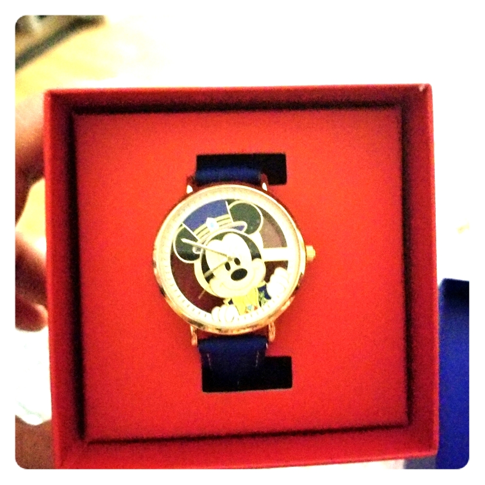 Matching watch for him & her.